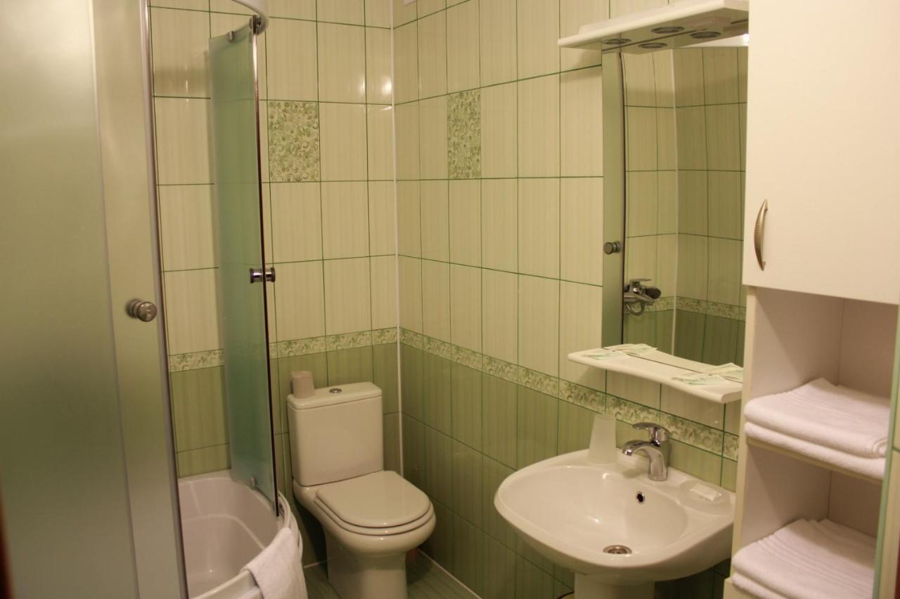 Вілія Hotel Lomachintsy Bagian luar foto